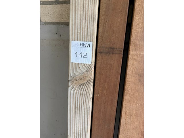 1 vuren paal 9 x 9 cm, 2,5m - afbeelding 2 van  2