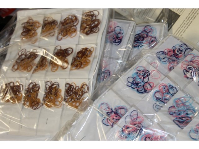1 zak rasta elastiekjes a 25 kaarten mix van kleur geleverd - afbeelding 1 van  3
