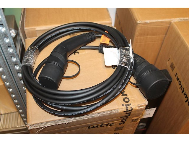 10 autolaadkabels / koppelkabels type 2. 6m 3x2,5 mm2. - afbeelding 1 van  3