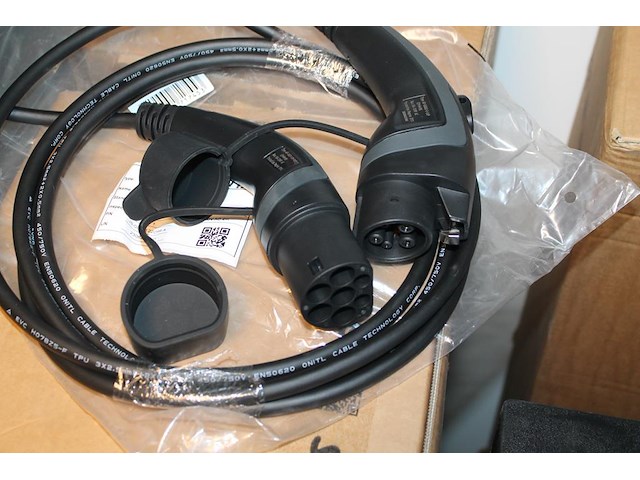 10 autolaadkabels / koppelkabels typer1 - type 2. 4m 3x2,5 mm2. - afbeelding 1 van  3