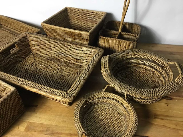 10 diverse rieten manden - afbeelding 2 van  8