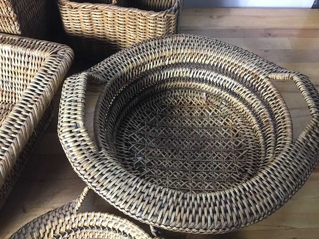 10 diverse rieten manden - afbeelding 8 van  8