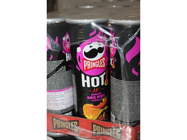 10 dozen pringles hot bbq. 90 bussen. - afbeelding 1 van  2