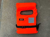 10 ft container gevuld met partij reddingsvesten van diverse merken - afbeelding 15 van  15