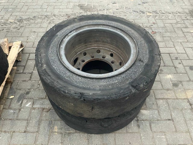 10-gaats bandenset voor banden graafmachine gumasol gle 10.00-20 - afbeelding 2 van  5