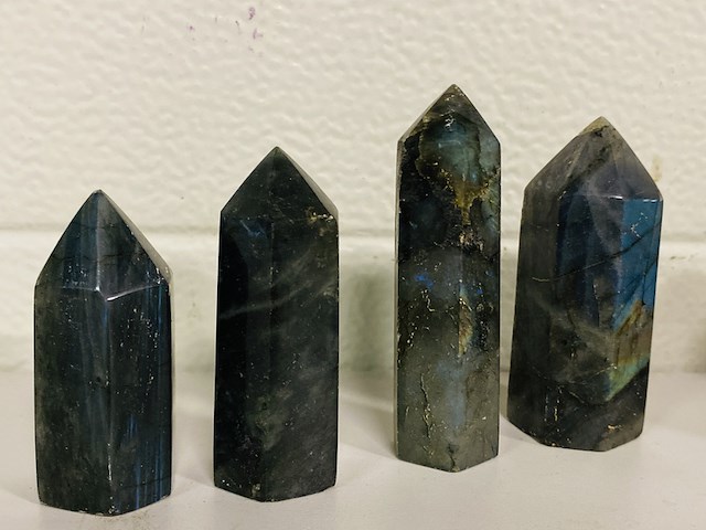 10 labradoriet obelisk 6-zijdig - afbeelding 2 van  5