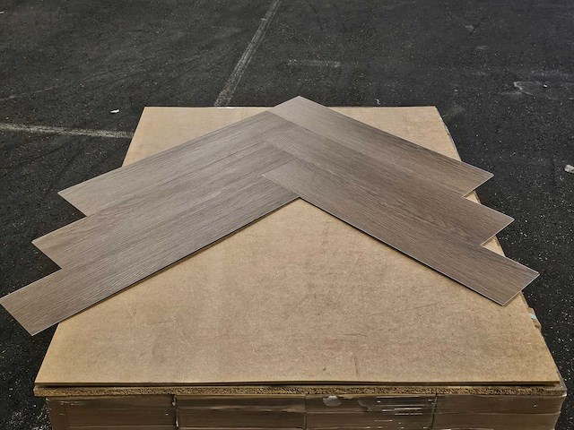 10 m2 pvc spc click visgraat met xps onderlaag - 750 x 150 x 5 mm - afbeelding 3 van  3