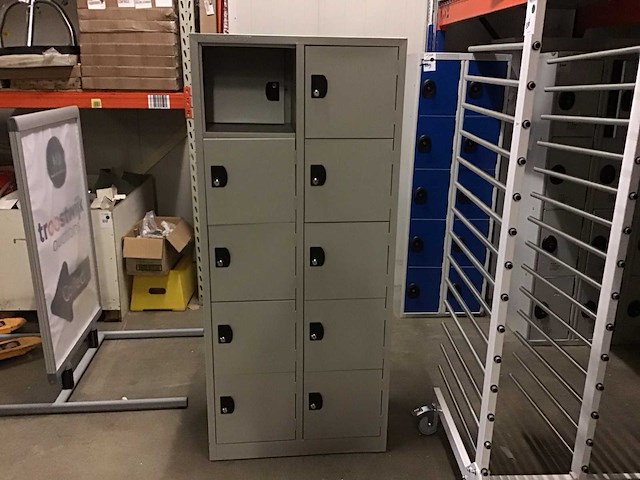 10 vaks lockerkast - afbeelding 1 van  3