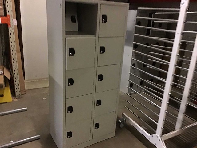 10 vaks lockerkast - afbeelding 2 van  3