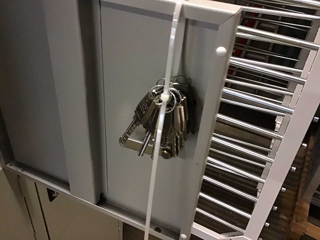10 vaks lockerkast - afbeelding 1 van  1
