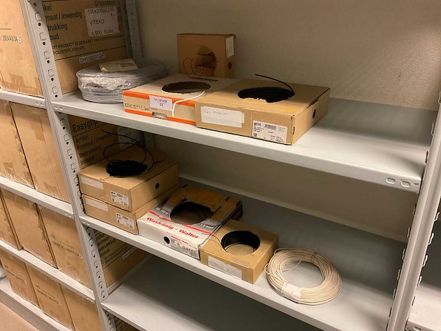 10 verpakkingen diverse bekabeling - afbeelding 1 van  5