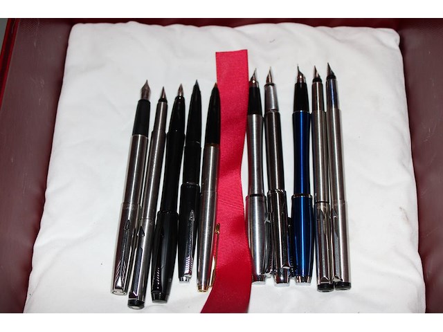 10 vulpennen parker in diverse uitvoeringen. - afbeelding 2 van  2