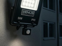 10 x led schijnwerper 50w met bewegingssensor – 6500k koud wit – ip65 – flag-50 - afbeelding 1 van  5