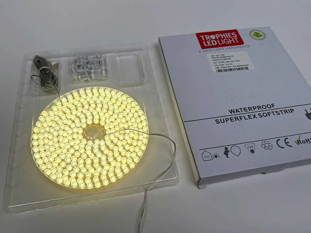 10 x trophies spatwaterdichte wave led strips ip65 - afbeelding 6 van  14