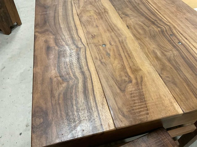 100% gerecycled tafel - afbeelding 8 van  10