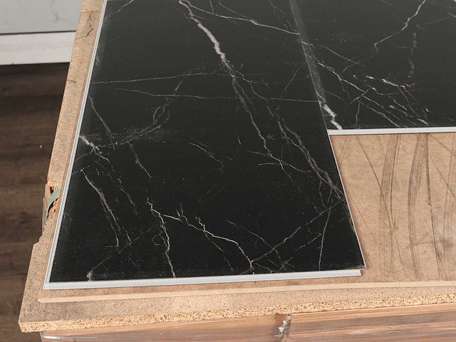 100 m2 pvc click tegel met xps onderlaag - 610 x 305 x 4+1 mm - afbeelding 4 van  4