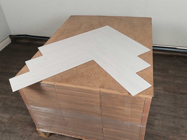 100 m2 pvc spc click vinyl visgraat - 610 x 150 x 4 mm - afbeelding 4 van  4