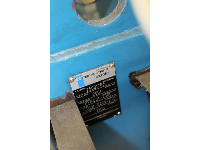 100 tons pers met persoppervlakte 900 x 3000 mm met rexroth hyag31/2000 hydraulische persunit - afbeelding 6 van  16