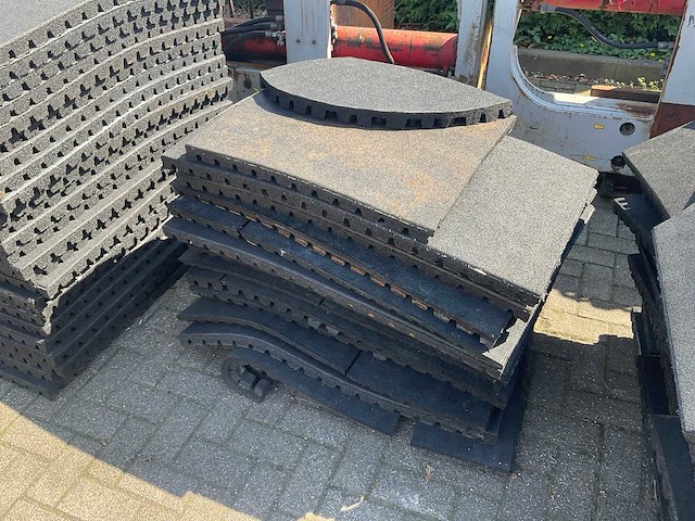 100 x 100 rubberen tegel - afbeelding 4 van  4