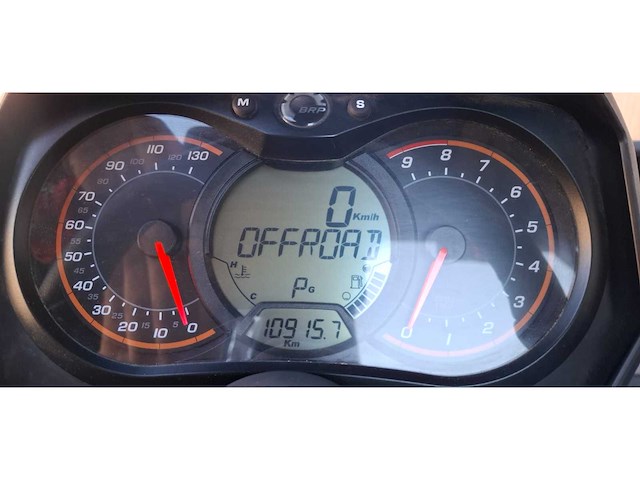 (1000cc) bombardier recr.prod.inc. can-am commander - afbeelding 8 van  19