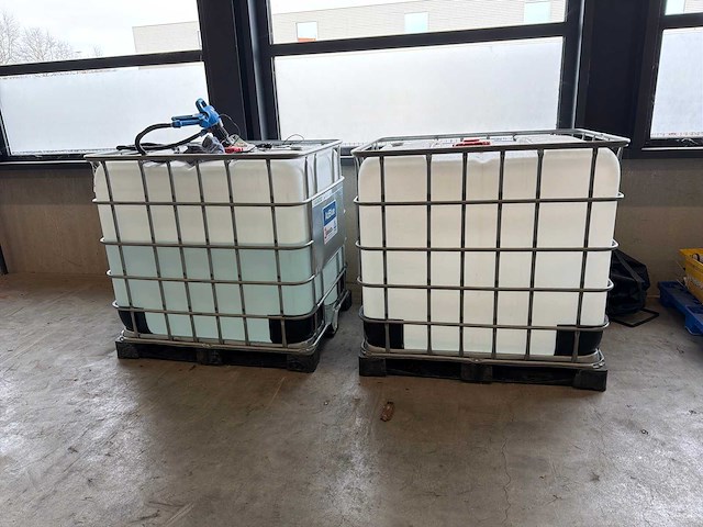 1000l ibc adblue containers (2x) - afbeelding 1 van  6