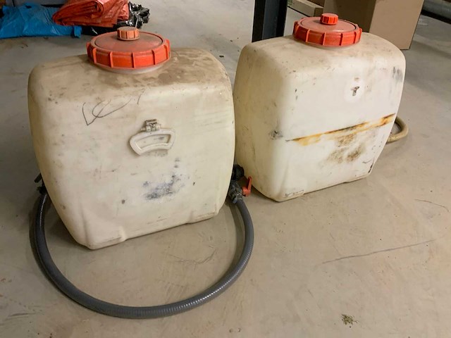 100l drukspuit tank (2x) - afbeelding 1 van  4