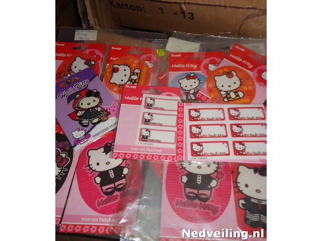 100x strijklabels hello kitty assorti - afbeelding 1 van  3