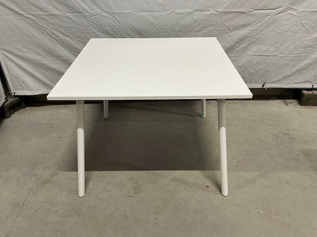 100x100x74 cm kantinetafel - afbeelding 1 van  3