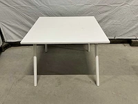 100x100x74 cm kantinetafel