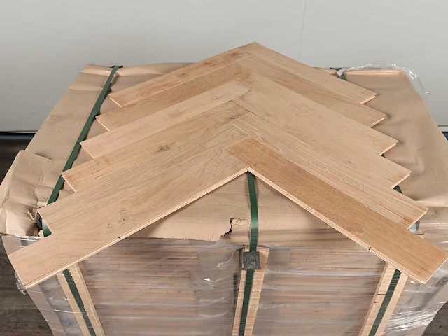 101 m2 parket eiken visgraat onbehandeld mutliplank - 540 x 90 x 14 mm - afbeelding 3 van  4