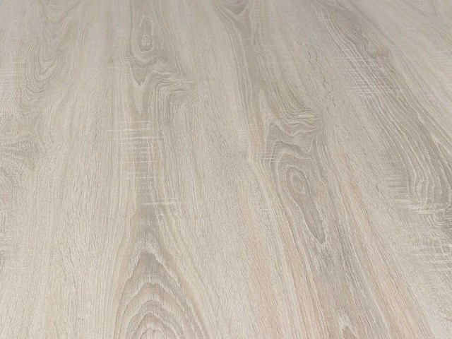 104 m2 laminaat plank - 1383 x 193 x 7 mm - afbeelding 1 van  4