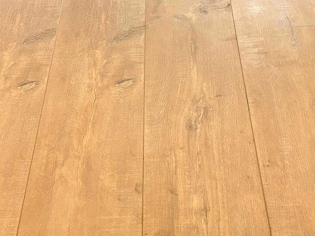 105 m2 laminaat xl plank - 2050 x 205 x 9,5 mm - afbeelding 1 van  3