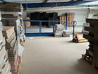 105m2 ssi schäfer vrijstaande entresolvloer v.v.20m ballustrade , palletopzetplaats, ledarmaturen bouwjaar 2018 - afbeelding 3 van  14