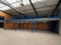 105m2 ssi schäfer vrijstaande entresolvloer v.v.20m ballustrade , palletopzetplaats, ledarmaturen bouwjaar 2018 - afbeelding 1 van  14