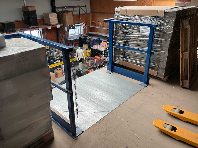 105m2 ssi schäfer vrijstaande entresolvloer v.v.20m ballustrade , palletopzetplaats, ledarmaturen bouwjaar 2018 - afbeelding 13 van  14