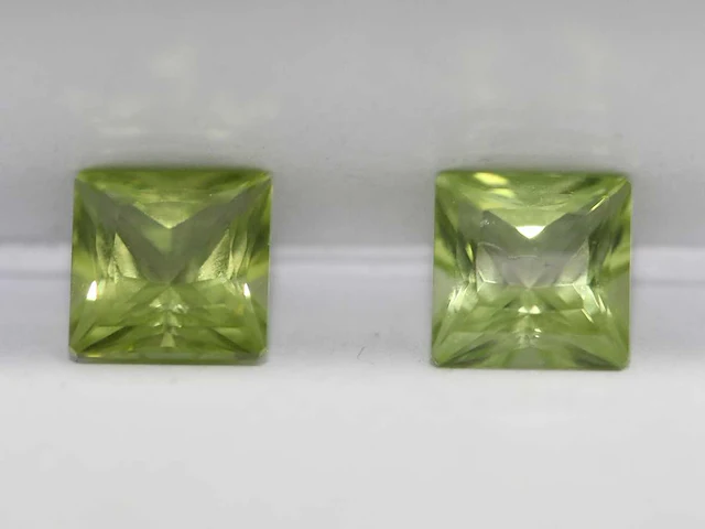 1,06ct. vierkante appelgroene peridoot-edelsteen - afbeelding 7 van  8