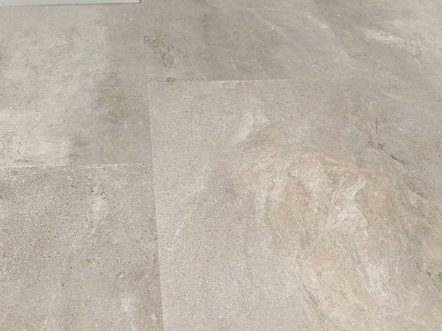 107 m2 pvc click tegel met xps onderlaag - 610 x 305 x 4,4 mm - afbeelding 4 van  4