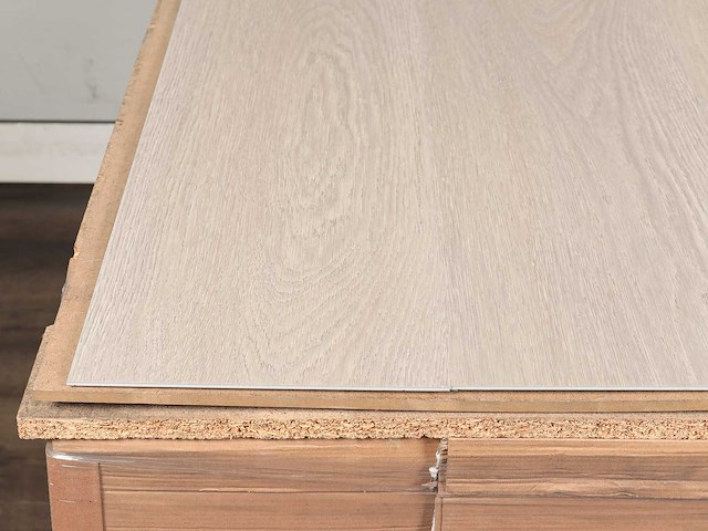 107 m2 pvc spc click plank met xps onderlaag - 1220 x 228 x 4+1 mm - afbeelding 2 van  4