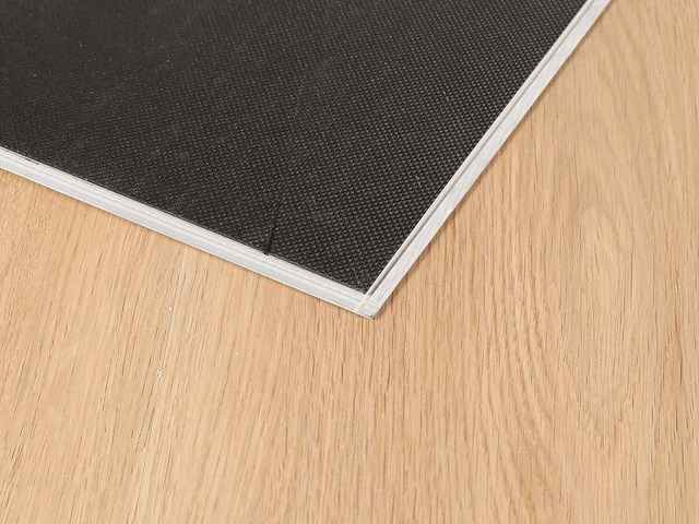 107 m2 pvc spc click plank met xps onderlaag - 1220 x 228 x 4+1 mm - afbeelding 4 van  4