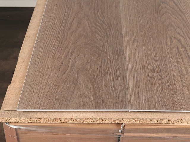 107 m2 pvc spc click plank met xps onderlaag - 1220 x 228 x 4+1 mm - afbeelding 2 van  4
