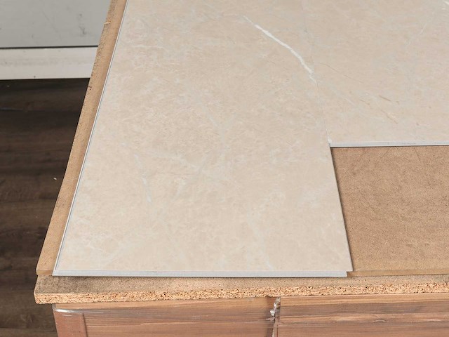 108 m2 pvc click tegel met xps onderlaag - 610 x 305 x 4+1 mm - afbeelding 1 van  2