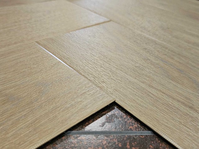 108 m2 pvc dryback visgraat - 914 x 102 x 2,5 mm - afbeelding 2 van  2