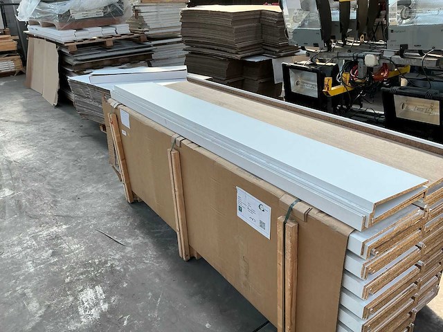 108 vensterbanken wit gespoten - afbeelding 3 van  3