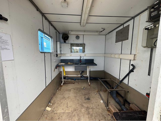 10ft - geisoleerde labotorium - container 10ft met keukenblok en groepenkast - afbeelding 6 van  9