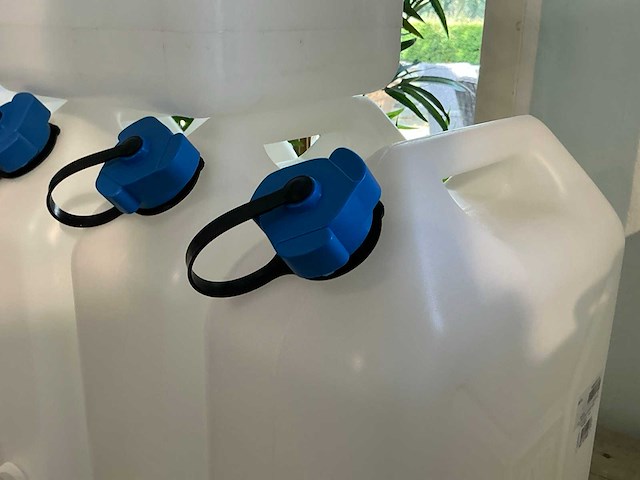 10l jerrycan met tap (5x) - afbeelding 2 van  4