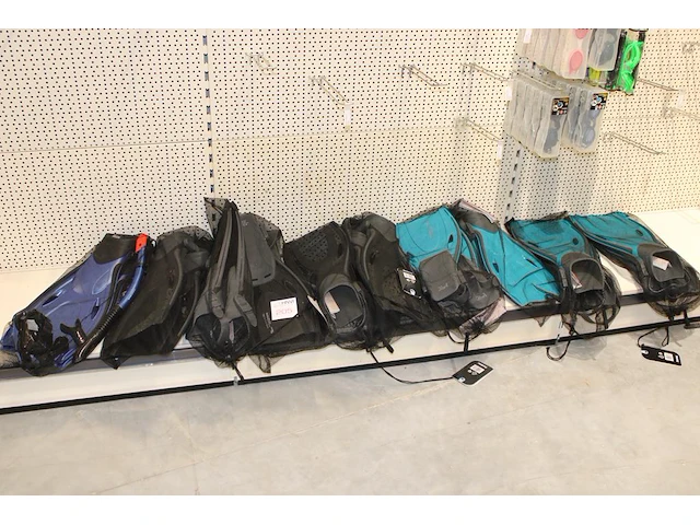 10sets zwemvliezen/flippers bestway in diverse maten en uitvoeringen, - afbeelding 1 van  2