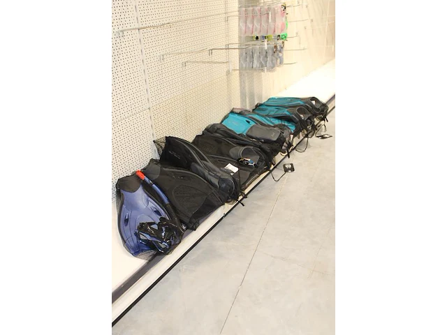 10sets zwemvliezen/flippers bestway in diverse maten en uitvoeringen, - afbeelding 2 van  2