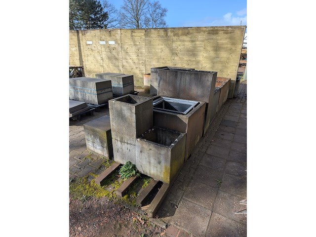 10x betonnen plantenbak - afbeelding 1 van  15