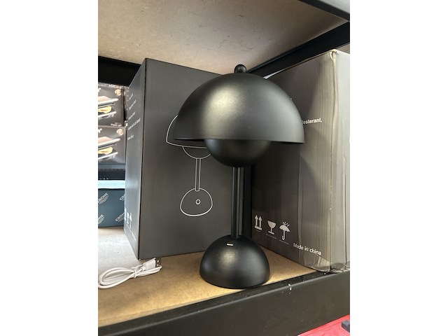 10x design tafellamp verschillende kleuren wit licht, dimbaar en oplaadbaar usb-c, zwart - afbeelding 2 van  3