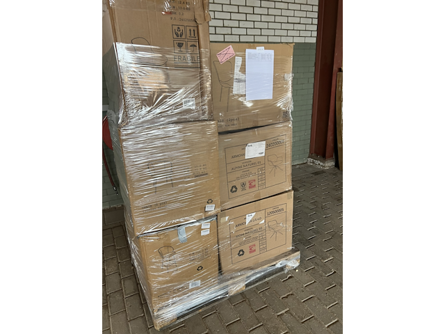 10x diverse stoelen en krukken byfonq en vanharte - afbeelding 3 van  9